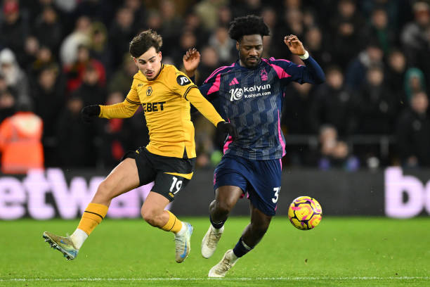 他在赛后采 他在赛后采