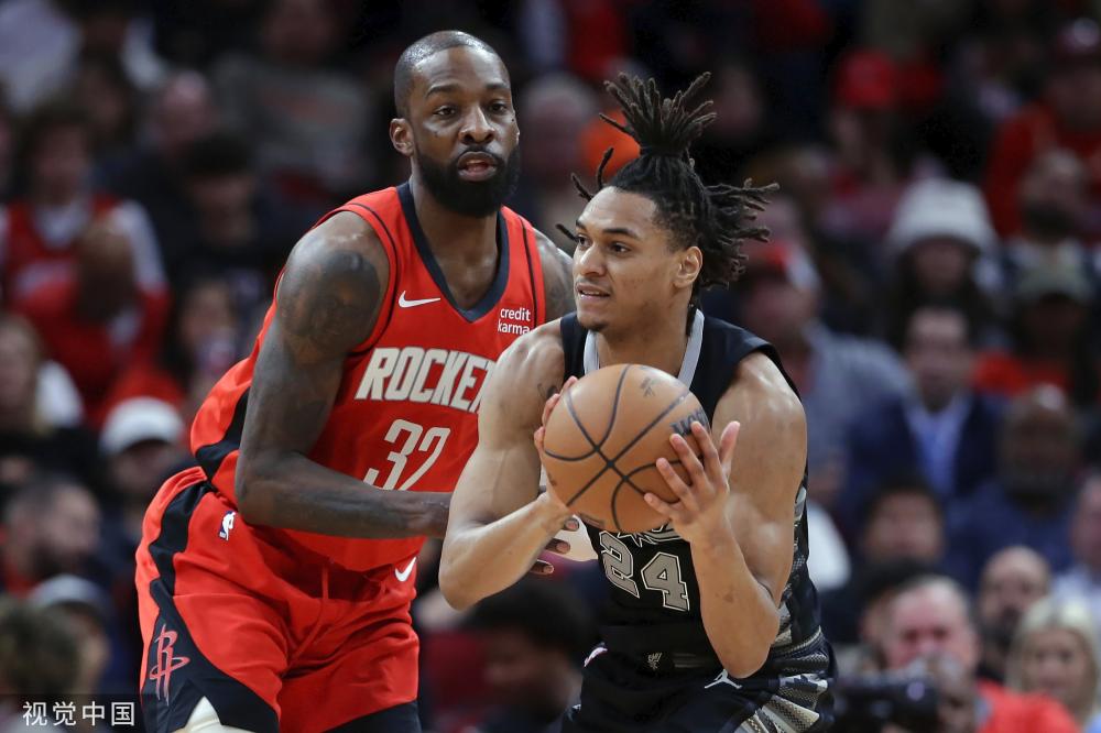 同时他能在 同时他能在