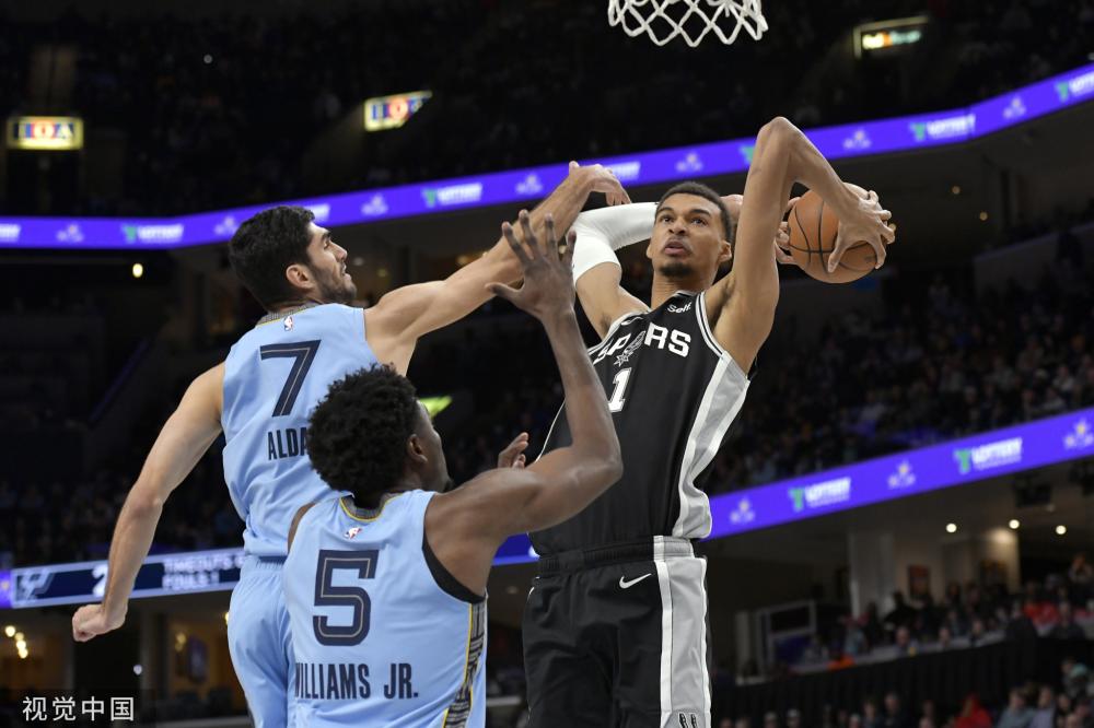 动权拱手让 动权拱手让